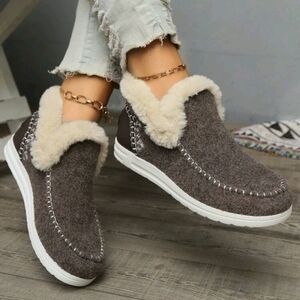 Size 9 NWT